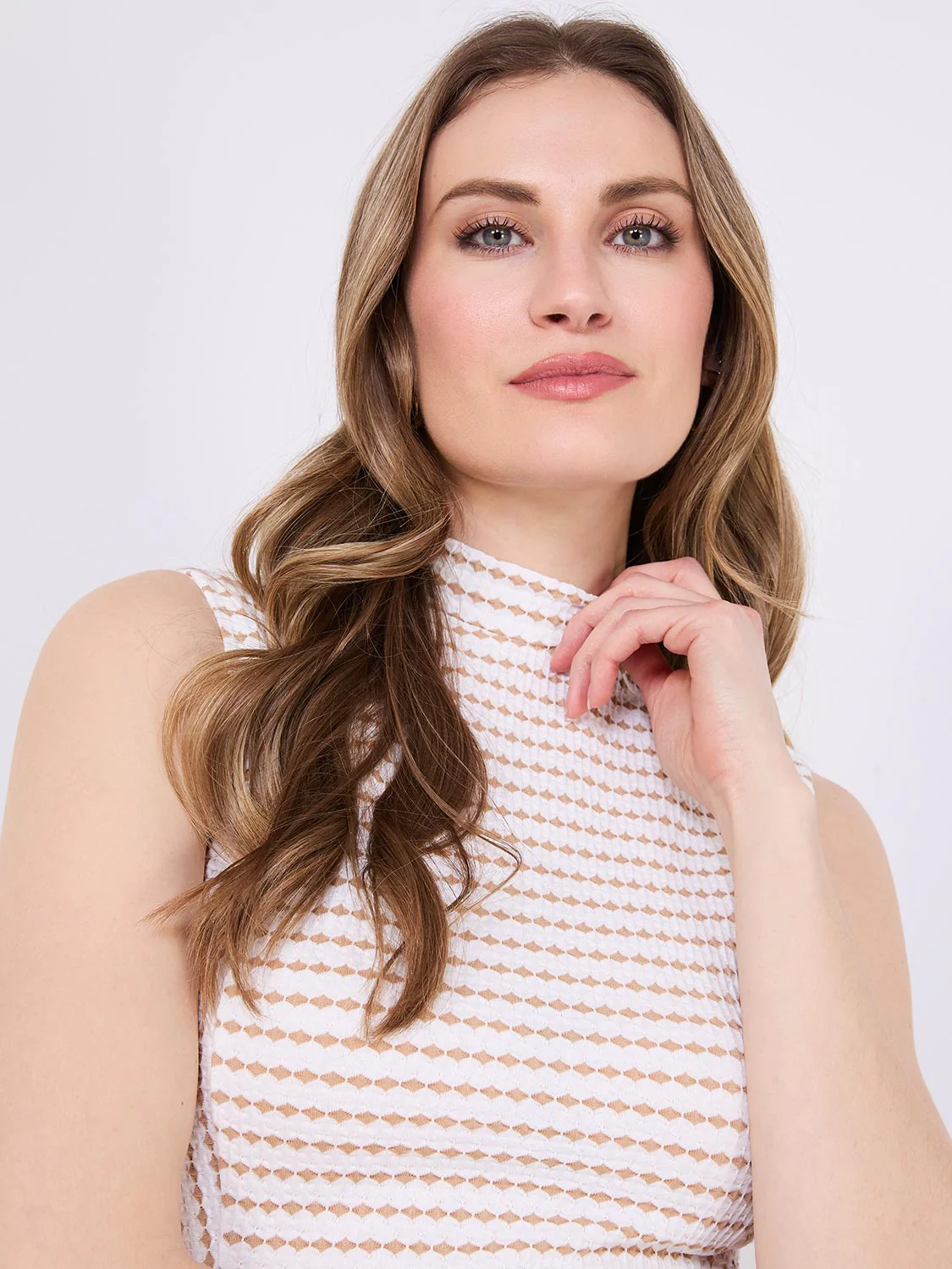 Textured Sleeveless Mock Neck Top - Image 3