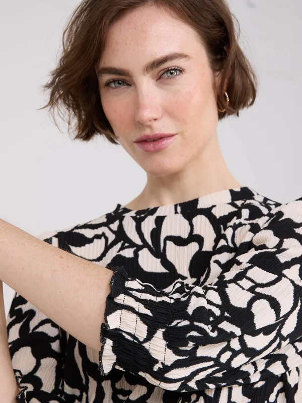 Printed Textured 3/4 Sleeve Round Neck Top - Image 2