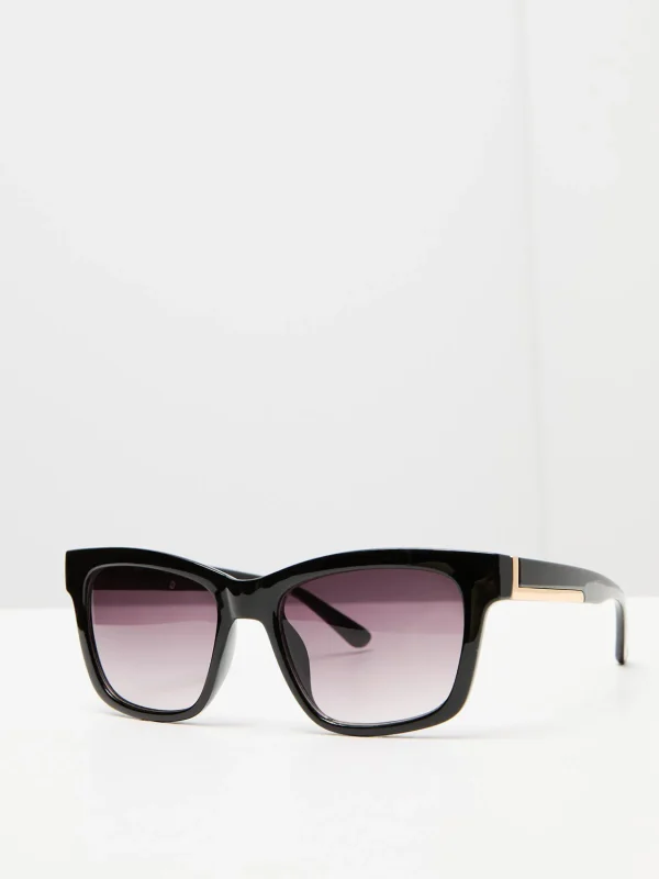 Wayfarer Sunglasses - Image 3