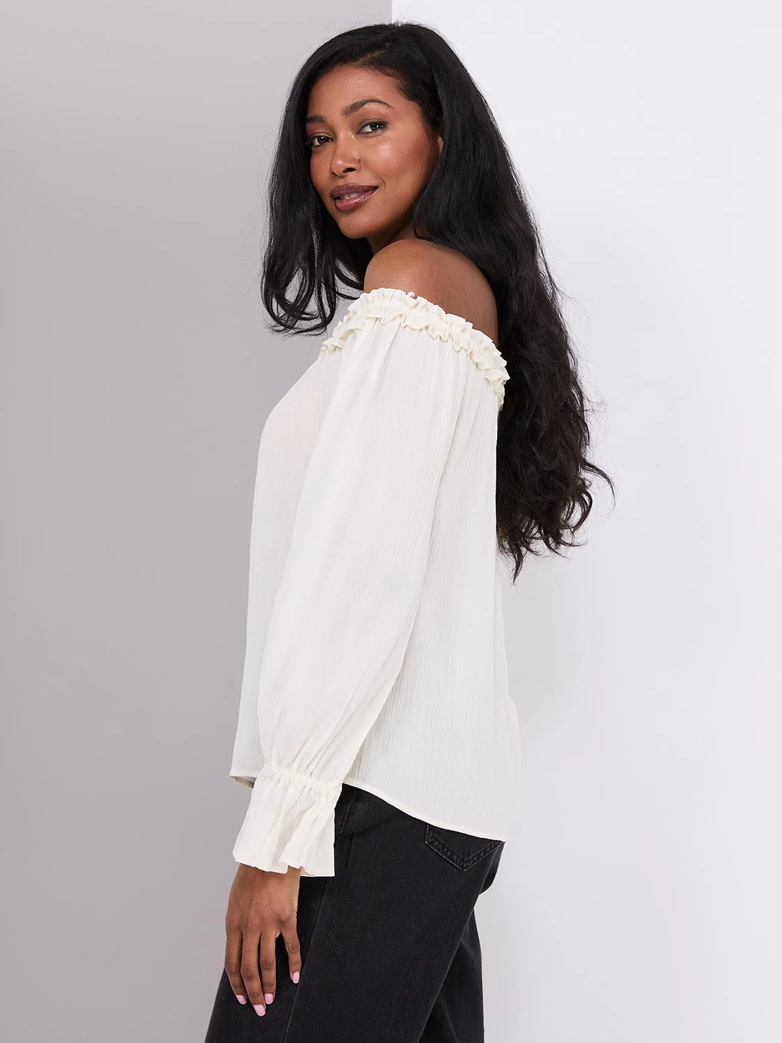 Off-The-Shoulder Top With Ruffle Details - Image 4