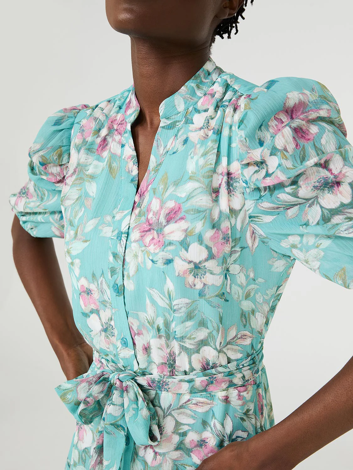 Floral Print Split Neck Dress With Balloon Sleeves - Image 3