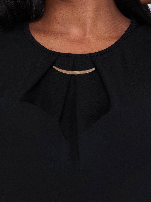 Pleated Short Sleeve Top With Metal Bar Detail - Image 5