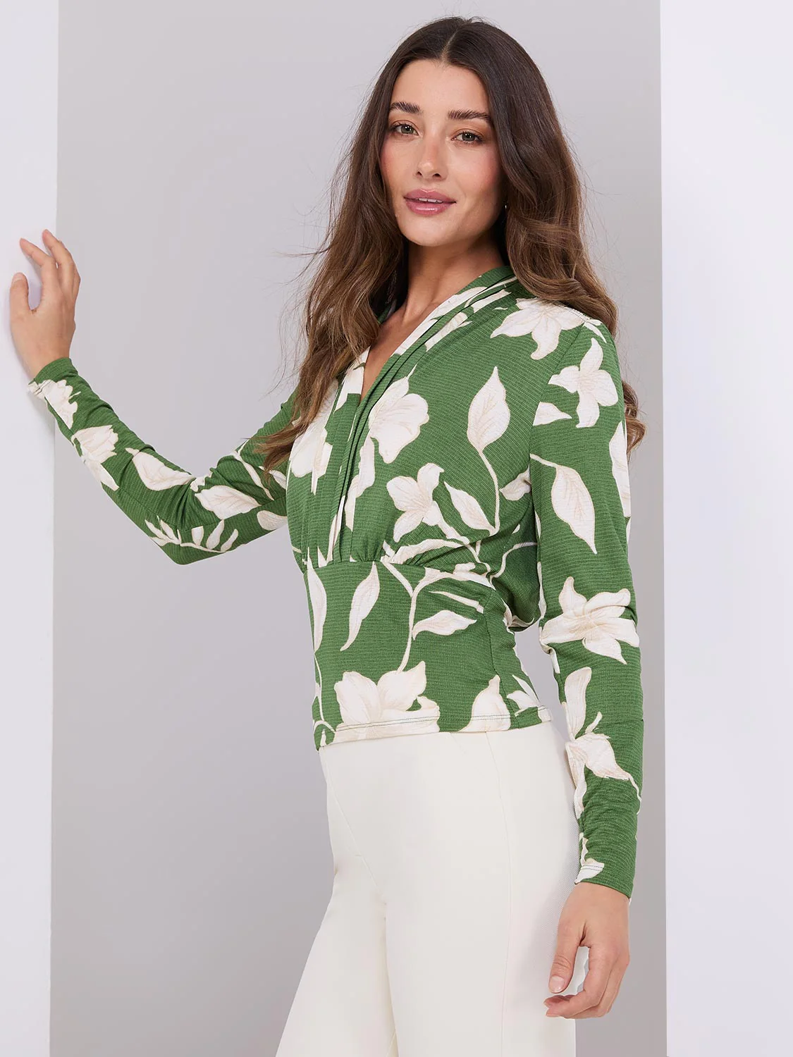 Textured Floral Print Pleated V-Neck Top - Image 4