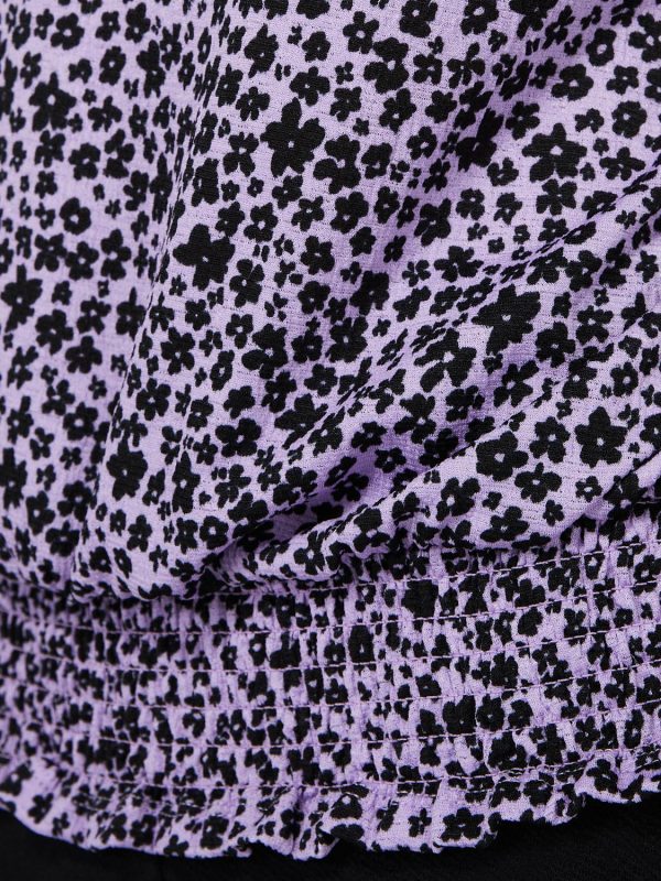 Printed Textured T-Shirt With Smocked Bottom Band - Image 6