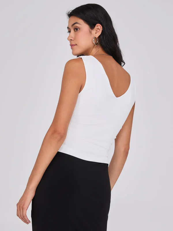 Sleeveless V-Back Top With Ruched Sides - Image 11