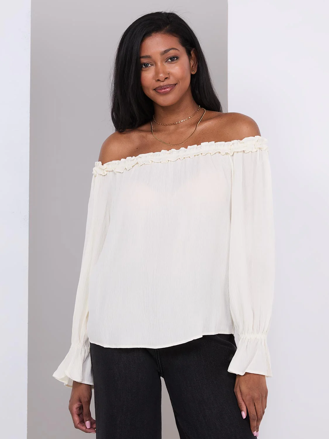 Off-The-Shoulder Top With Ruffle Details - Image 3