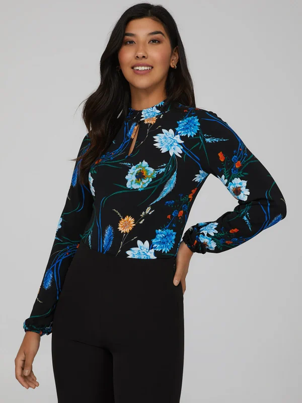 Peek-A-Boo Front Bubble Sleeve Top - Image 2