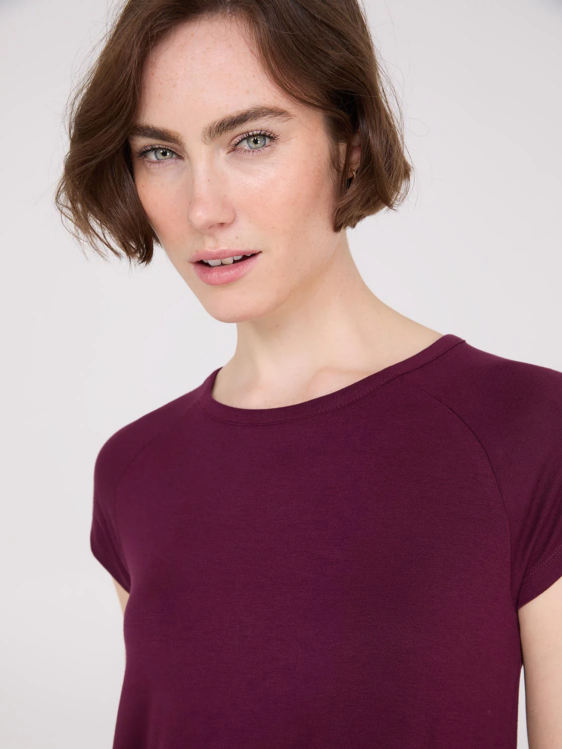 Short Raglan Sleeve T-Shirt - Image 11