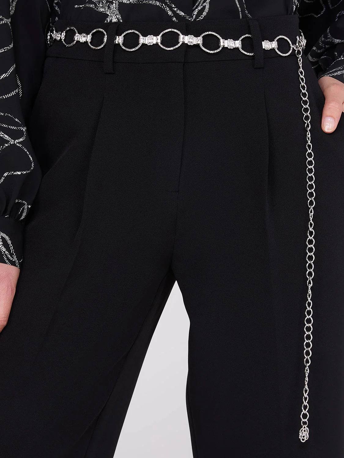 Carved Silver Metal Chain Belt - Image 2