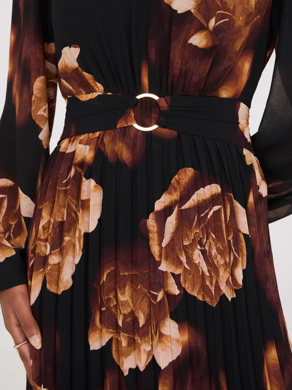Floral Print V-Neck Pleated Maxi Dress - Image 4