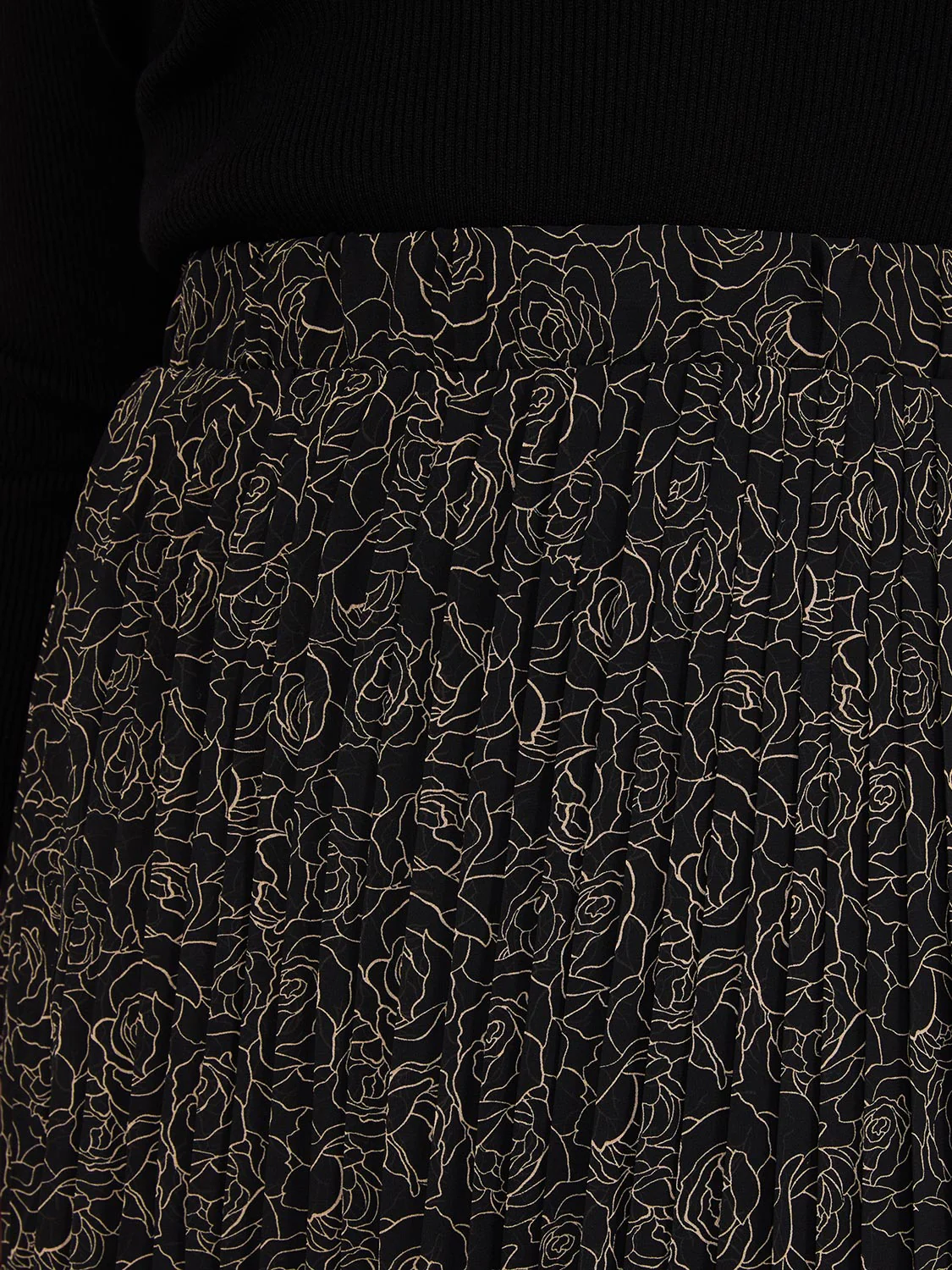 Printed Chiffon Pleated Midi Skirt - Image 4