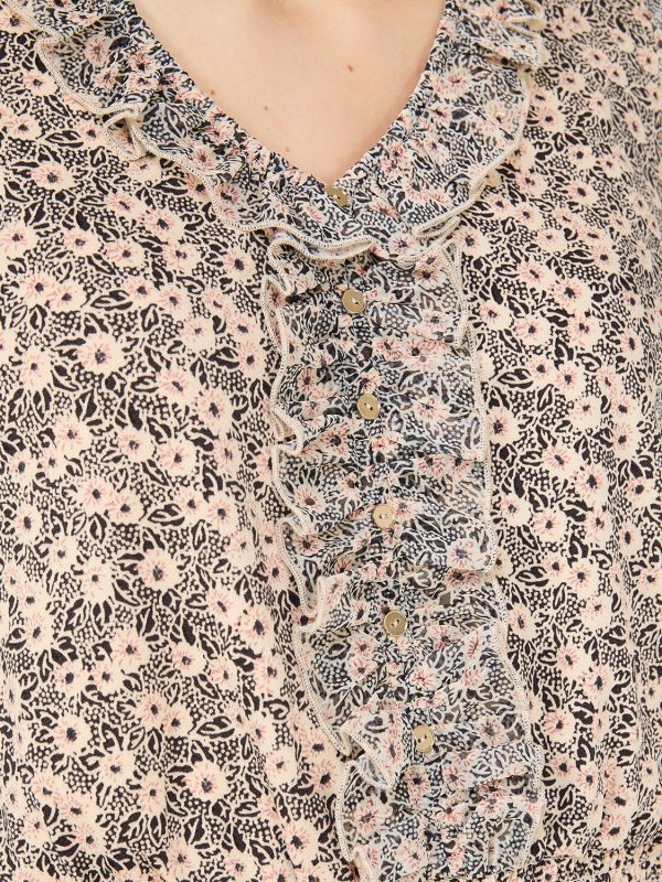 Printed Textured V-Neck Top With Smocked Bottom Band - Image 3