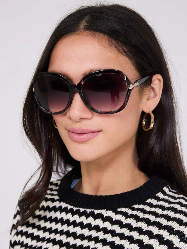 Tortoise Butterfly Sunglasses - Image 3