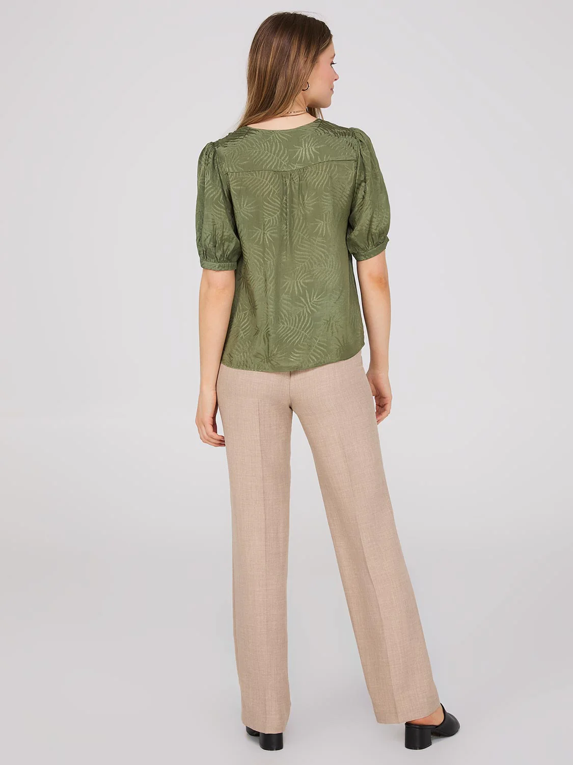 V-Neck Short Puff Sleeve Jacquard Popover Top - Image 4