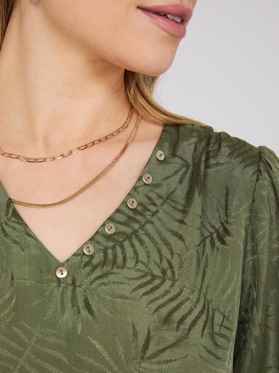 V-Neck Short Puff Sleeve Jacquard Popover Top - Image 2