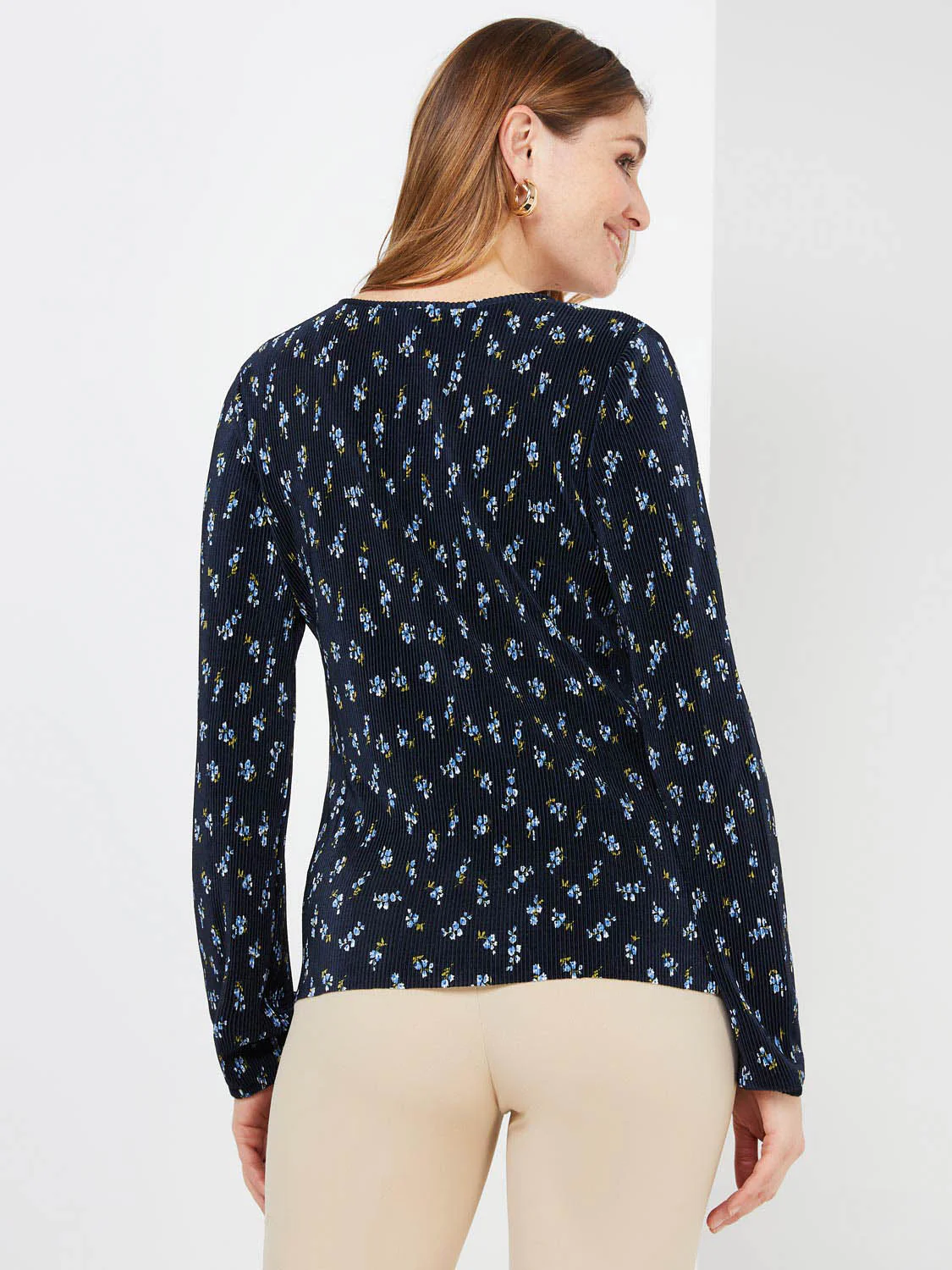 Floral Print Plisse V-Neck Top - Image 5