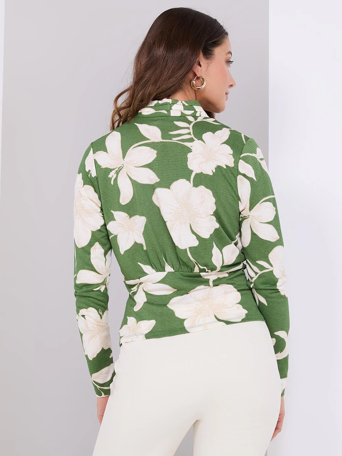 Textured Floral Print Pleated V-Neck Top - Image 5