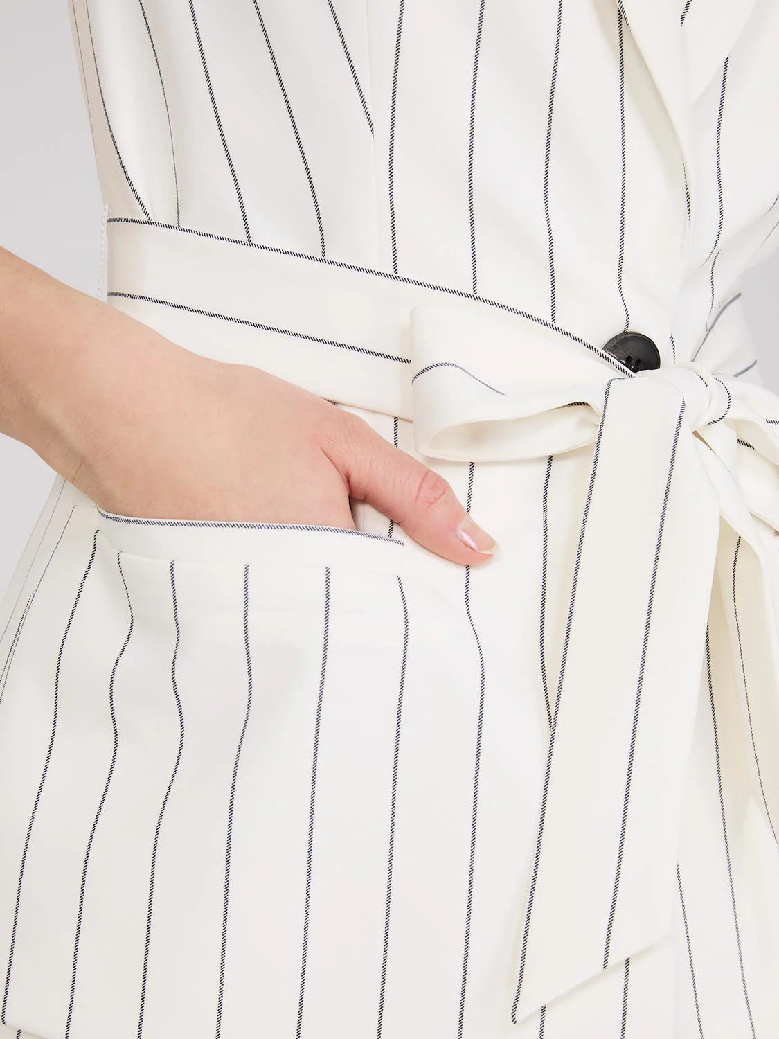 Sleeveless Striped 1-Button Blazer - Image 3