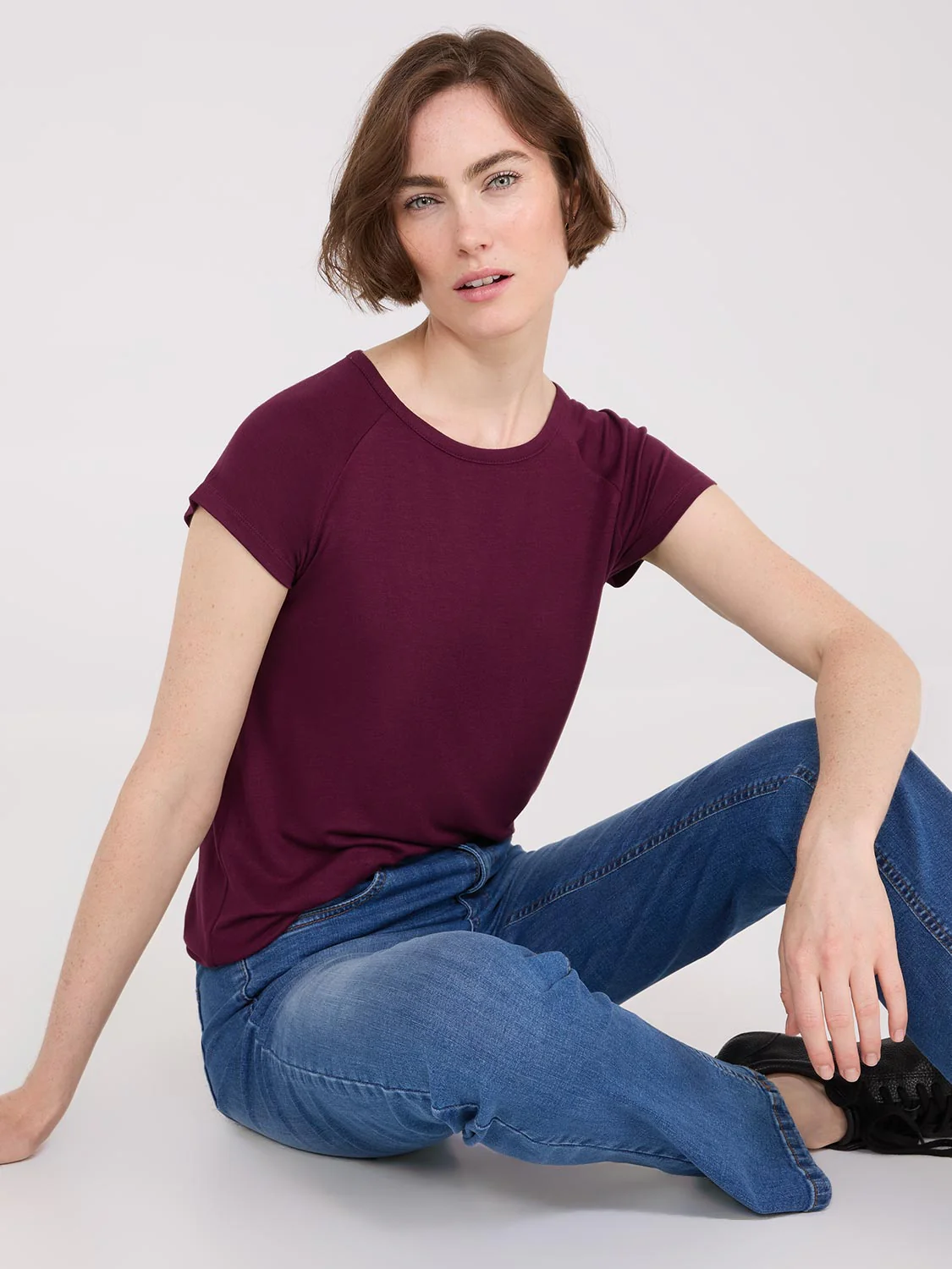 Short Raglan Sleeve T-Shirt - Image 10