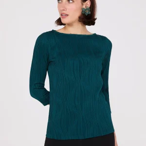 Wave Pattern Boat Neck Top